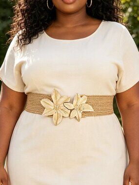 BNWT Plus Size Metal Flower Buckle Faux Straw Gold Metallic Elastic Stretch Belt